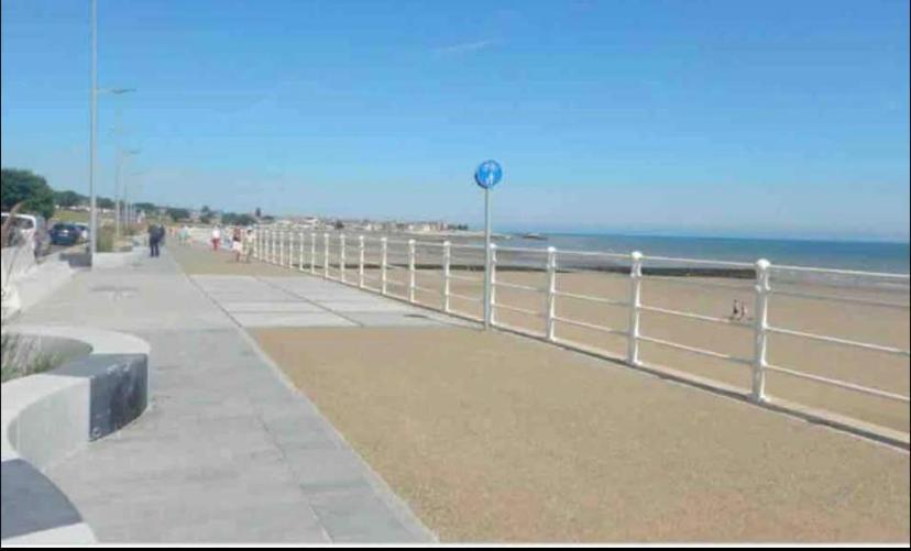 Luxury Modern 1Bed Sea View Apartment Rhôs-on-Sea Exteriér fotografie