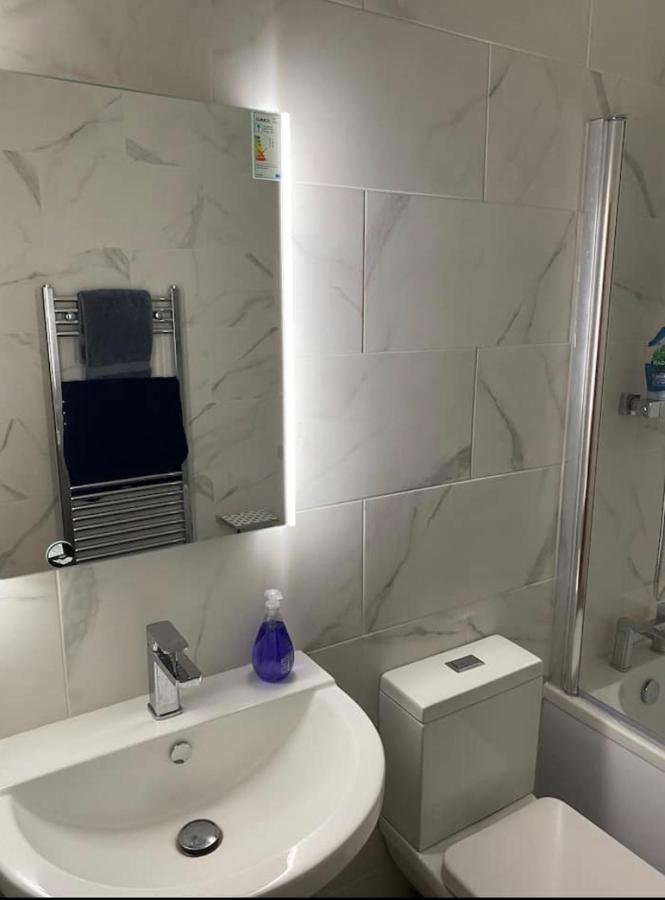 Luxury Modern 1Bed Sea View Apartment Rhôs-on-Sea Exteriér fotografie